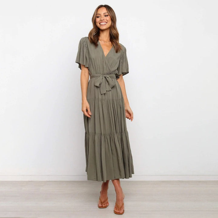 Elegante abito casual nero - la scelta perfetta per un look chic e rilassato