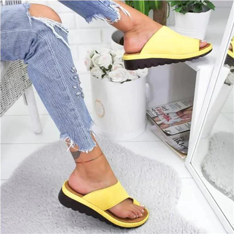 Eleganti e comode infradito ortopediche da donna per l'estate, per un look sano e alla moda