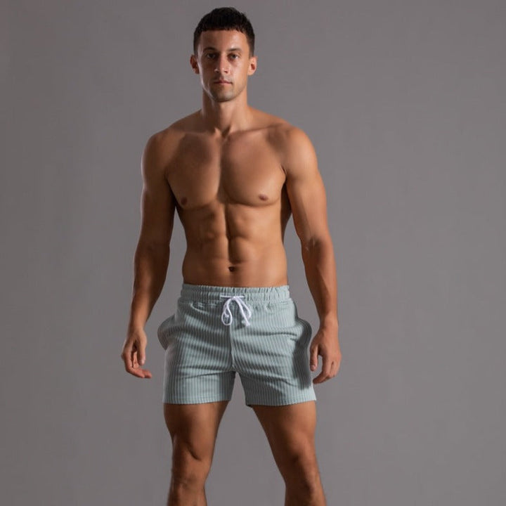 Pantaloncini da uomo alla moda per l'estate e la spiaggia: l'aggiunta perfetta allo stile stagionale