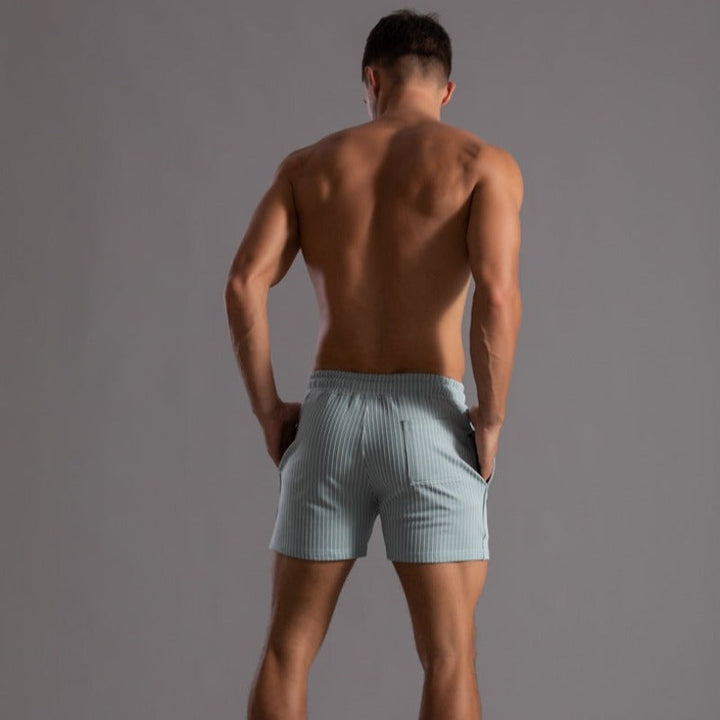 Pantaloncini da uomo alla moda per l'estate e la spiaggia: l'aggiunta perfetta allo stile stagionale