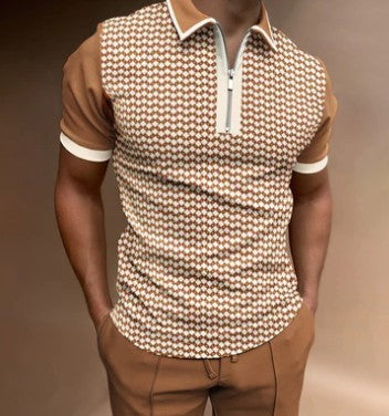 Elegante polo aderente da uomo con zip e strisce retrò - manica corta