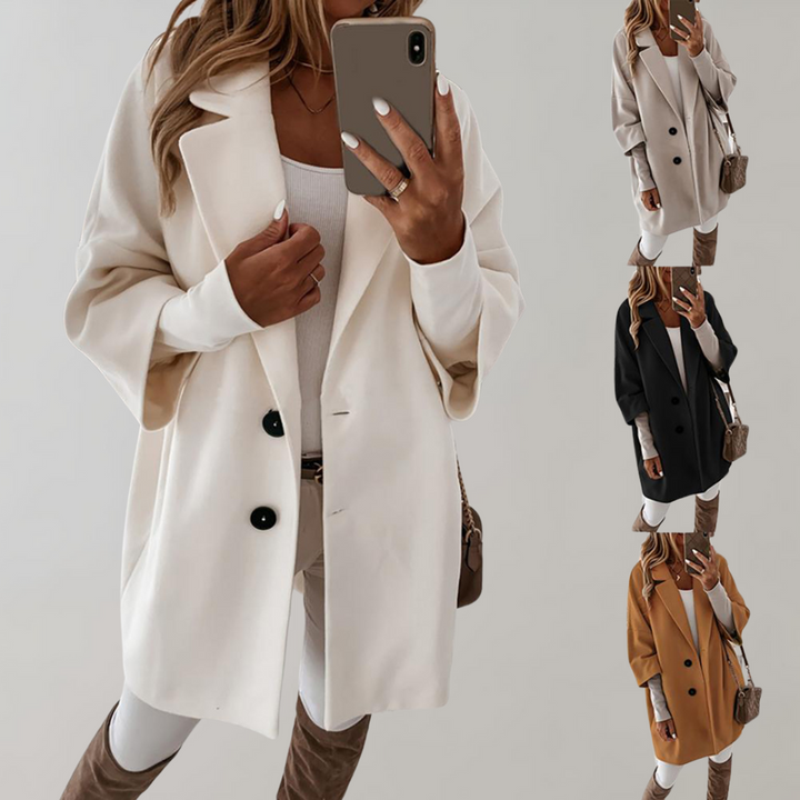 Il cappotto Berenice, elegante e lussuoso, è la scelta perfetta per ogni occasione