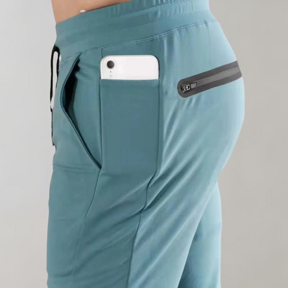 Eleganti e comodi pantaloni della tuta Aero per un look e un comfort perfetti