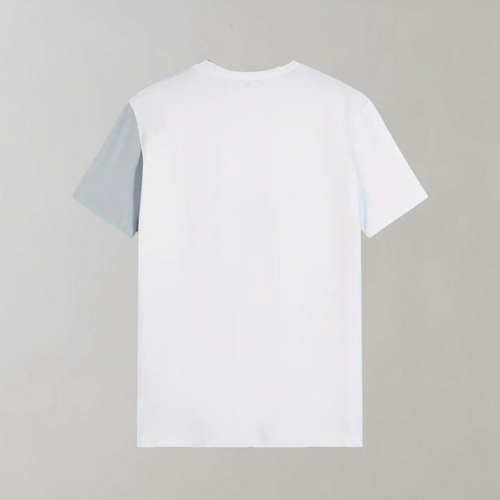 Una T-shirt Lex a blocchi di colore alla moda per ogni stile