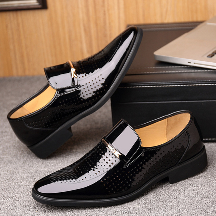 Scarpe eleganti e lussuose per il professionista moderno