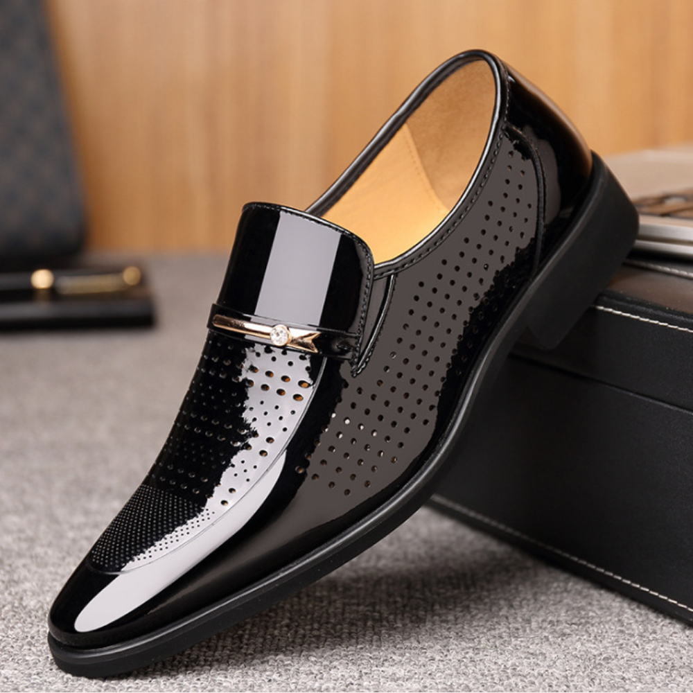 Scarpe eleganti e lussuose per il professionista moderno
