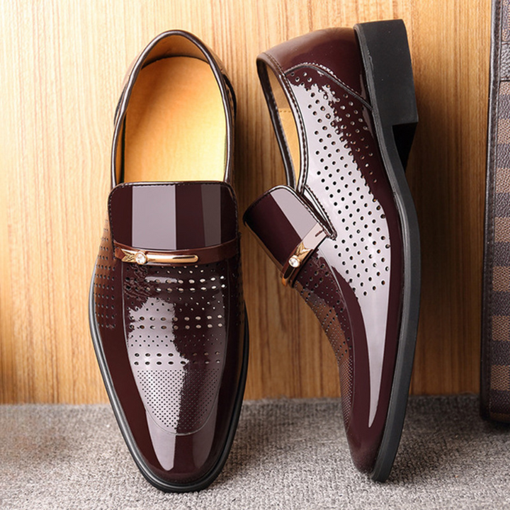 Scarpe eleganti e lussuose per il professionista moderno