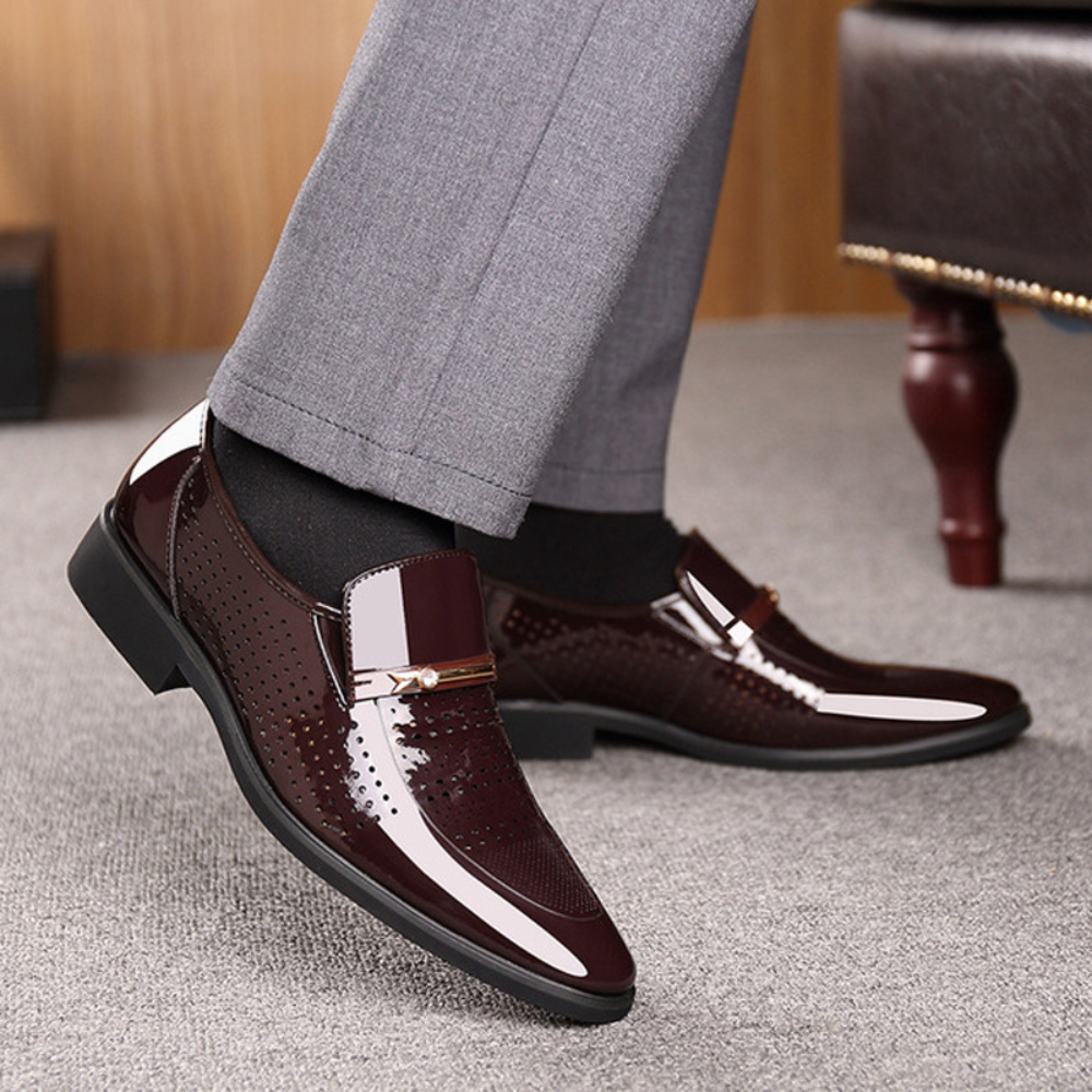 Scarpe eleganti e lussuose per il professionista moderno