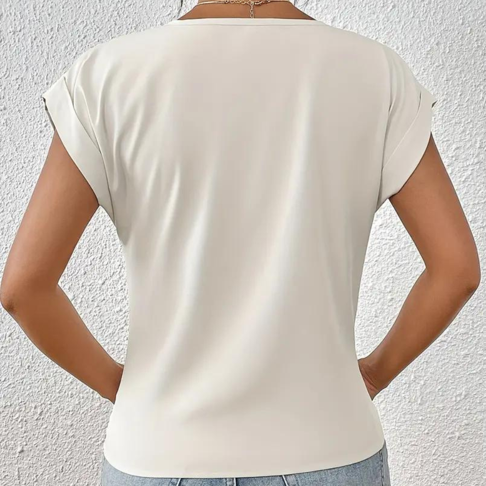 Elegante camicia da donna con sorprendente scollatura a V