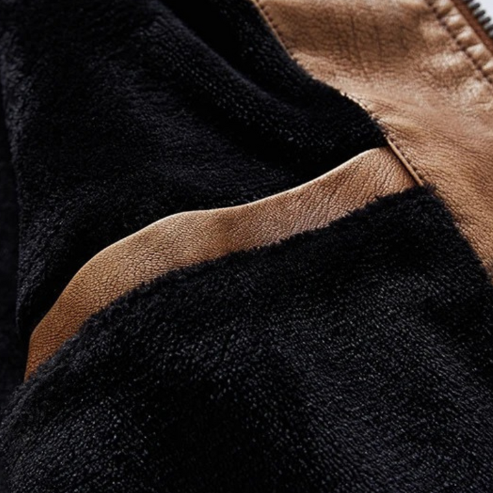 Giacca a vento da uomo della collezione ERNST: eleganza e comfort in un unico prodotto.