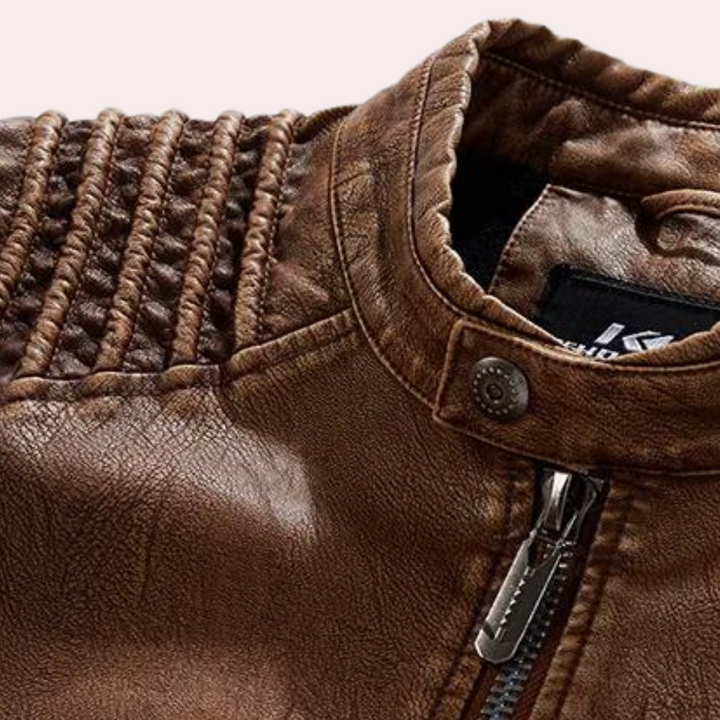 Giacca a vento da uomo della collezione ERNST: eleganza e comfort in un unico prodotto.
