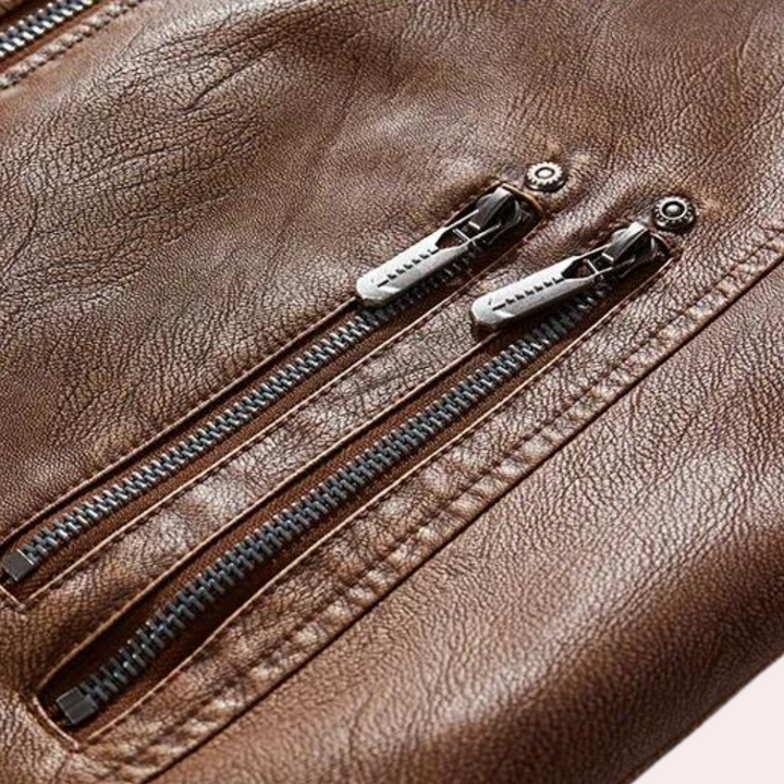 Giacca a vento da uomo della collezione ERNST: eleganza e comfort in un unico prodotto.