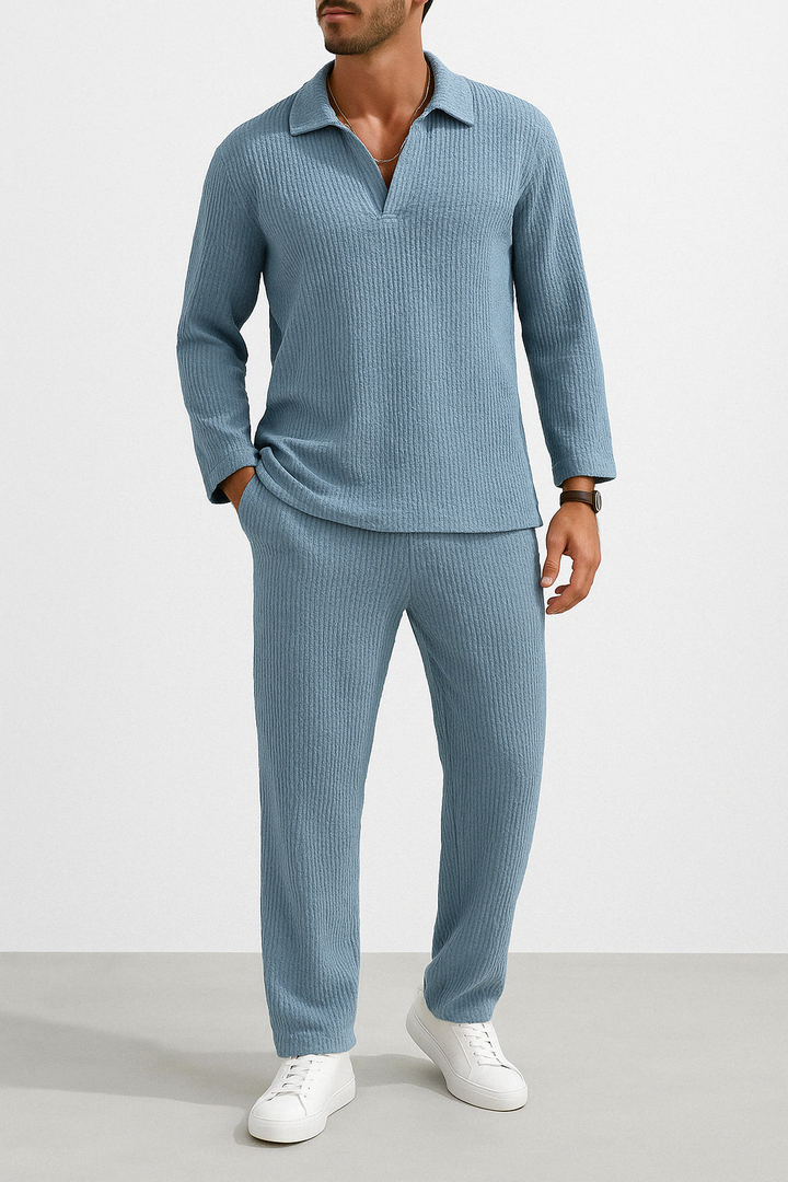 Confortevole set da uomo - elegante camicia a maniche lunghe e morbidi pantaloni in materiale pregiato