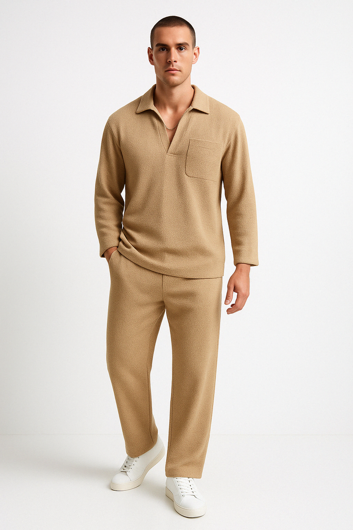 Confortevole set da uomo - elegante camicia a maniche lunghe e morbidi pantaloni in materiale pregiato