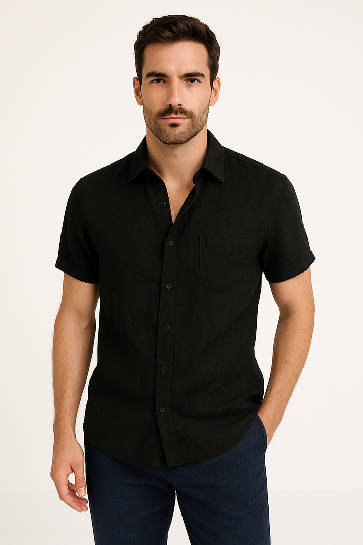 Camisa casual per uomo con design relajado, manico corto e cappuccio con bottone per un look moderno e moderno
