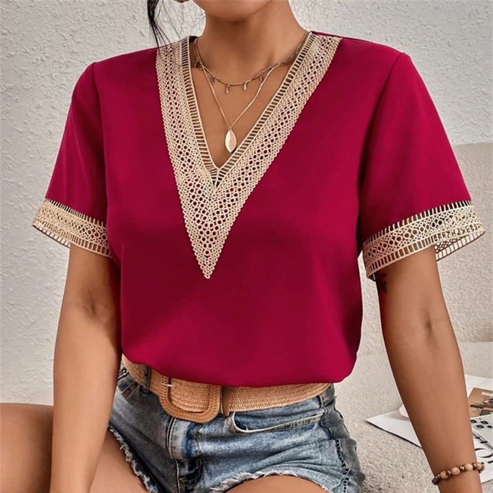 Molly - T-shirt Slim Fit da donna elegante e raffinata con pizzo delicato e affascinante scollatura a cuore