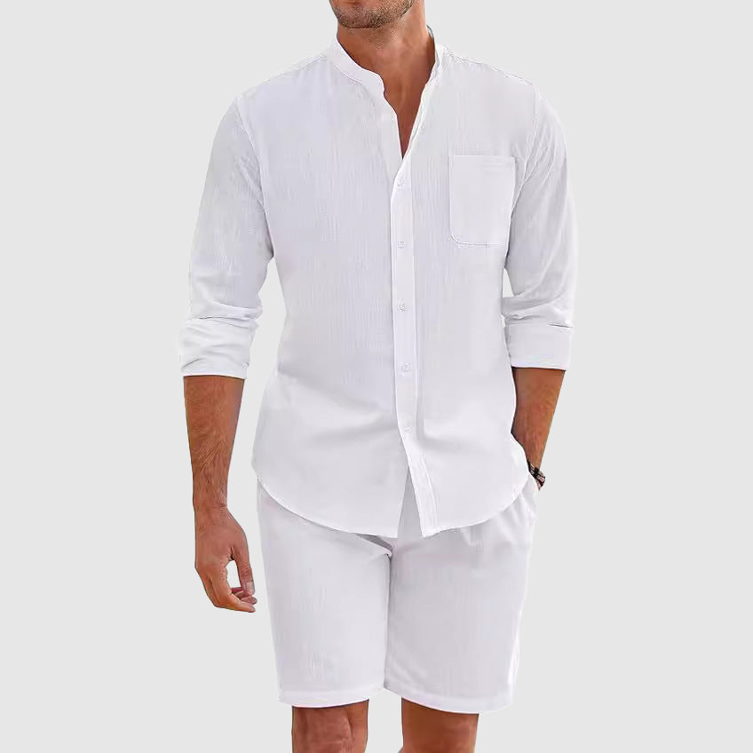 Elegante set da uomo: elegante T-shirt a maniche lunghe e comodi pantaloncini corti