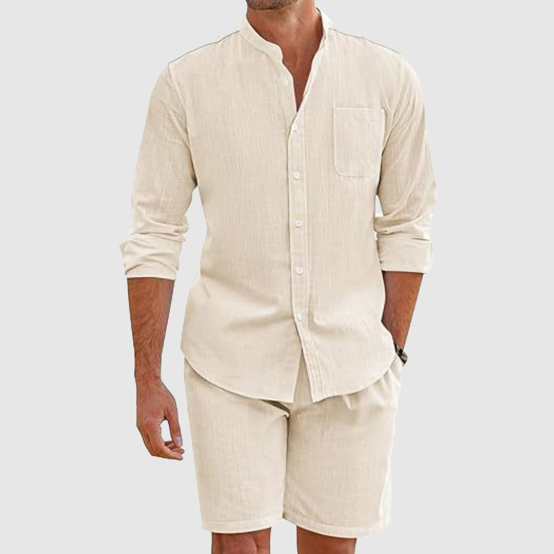 Elegante set da uomo: elegante T-shirt a maniche lunghe e comodi pantaloncini corti
