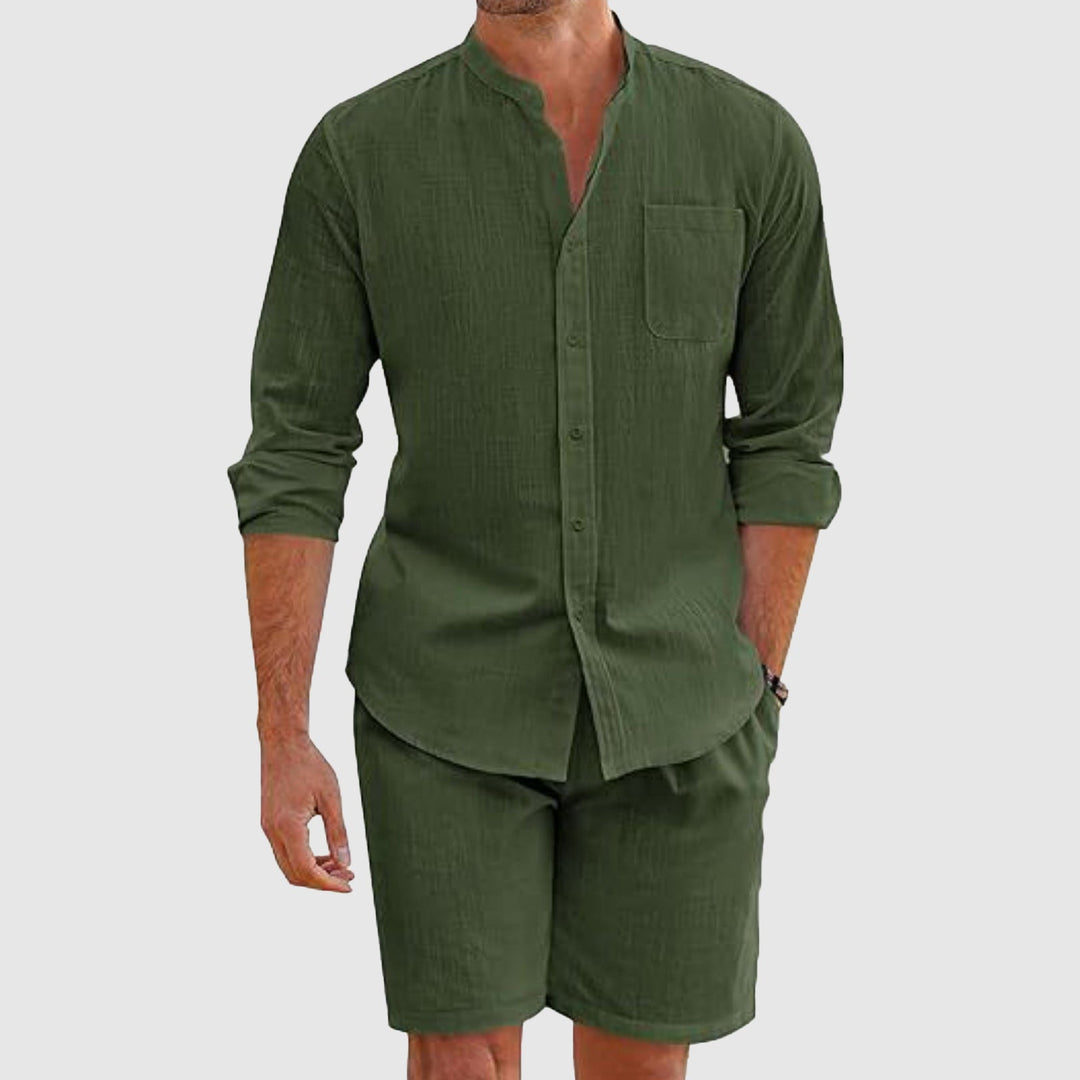 Elegante set da uomo: elegante T-shirt a maniche lunghe e comodi pantaloncini corti