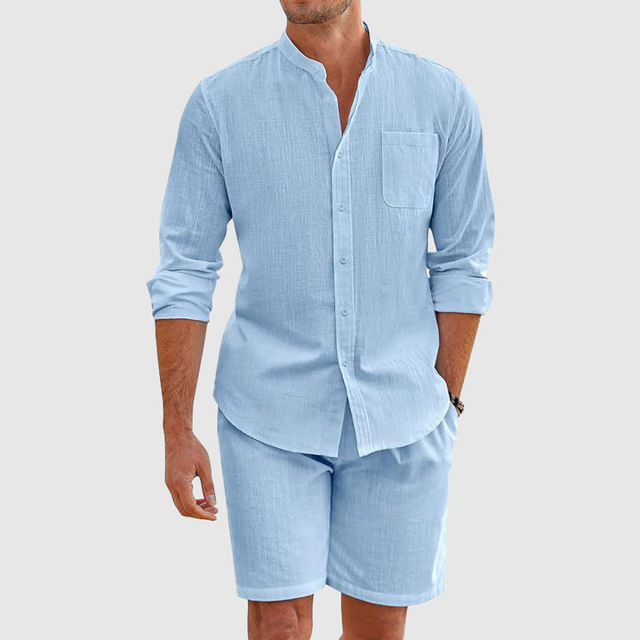 Elegante set da uomo: elegante T-shirt a maniche lunghe e comodi pantaloncini corti