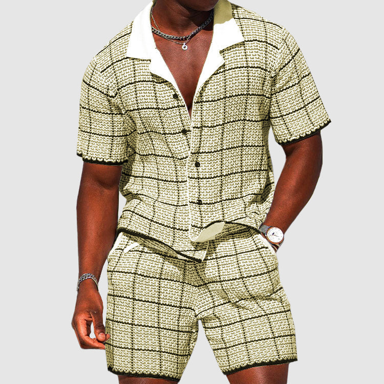 Elegante set da uomo in due pezzi con camicia a maniche corte con bottoni e comodi pantaloncini a quadri - perfetto per le uscite di tutti i giorni