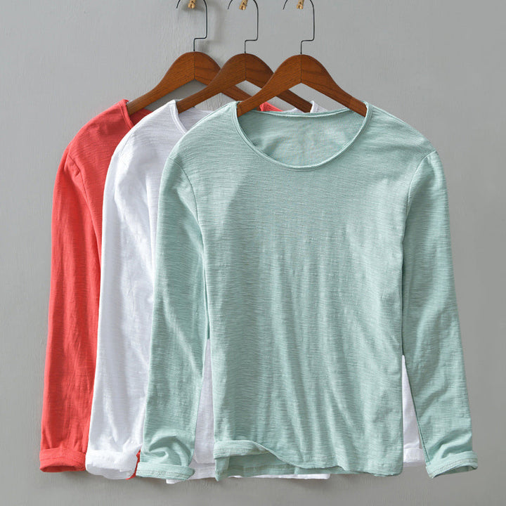 Camiseta da uomo lunga in 100% algodón con regolazione in altezza e collo rosso per un look casual e confortevole.