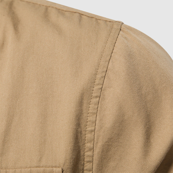 Camicia da uomo slim fit con eleganti polsini lunghi