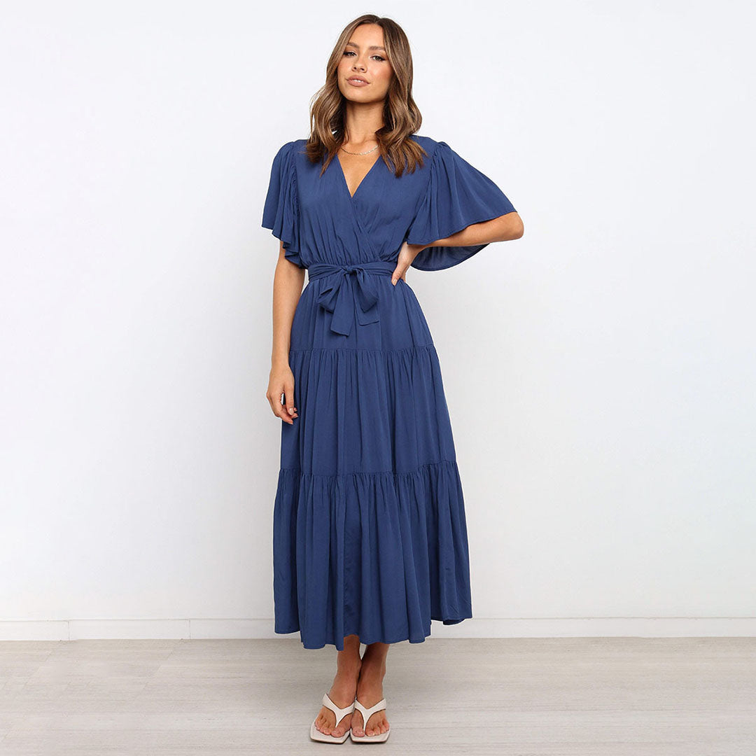 Elegante abito casual nero - la scelta perfetta per un look chic e rilassato