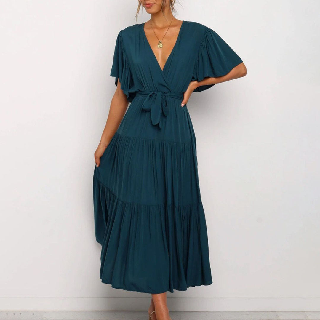 Elegante abito casual nero - la scelta perfetta per un look chic e rilassato