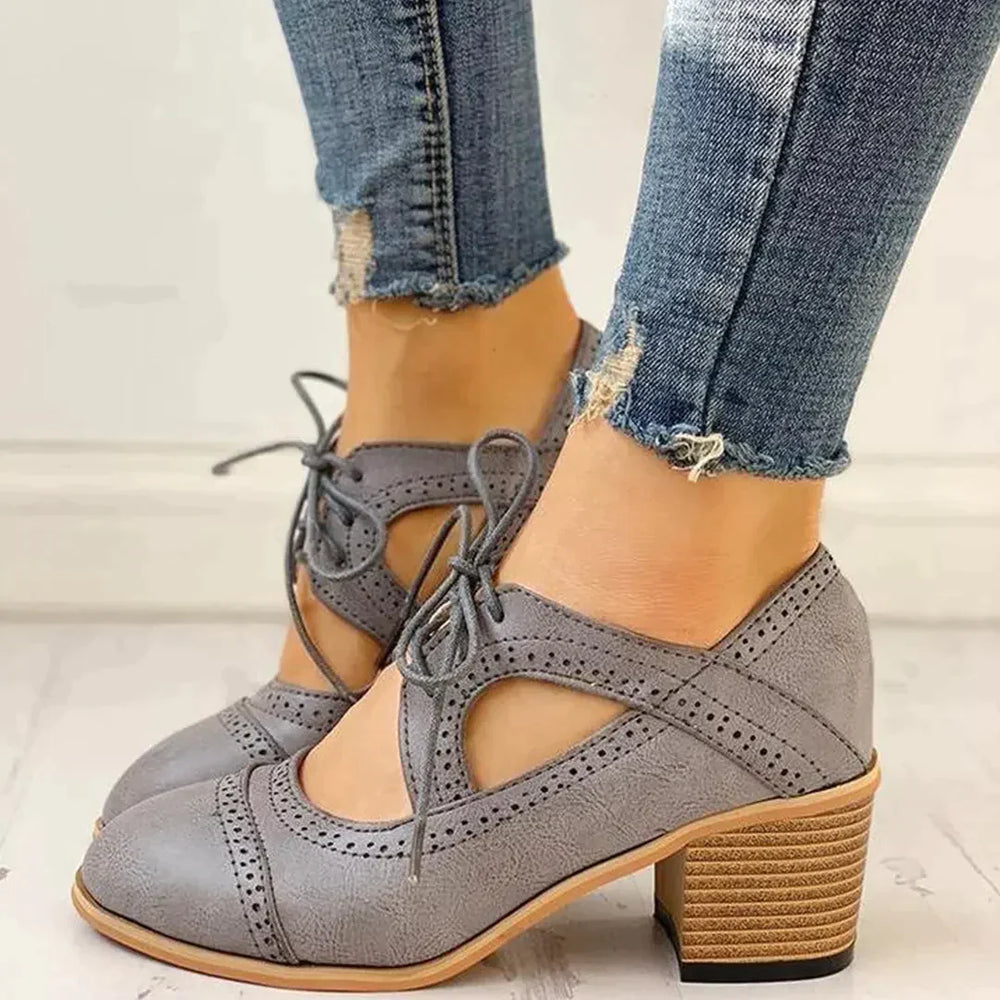 Eleganti tacchi a spillo Brogue da donna per un look unicamente chic