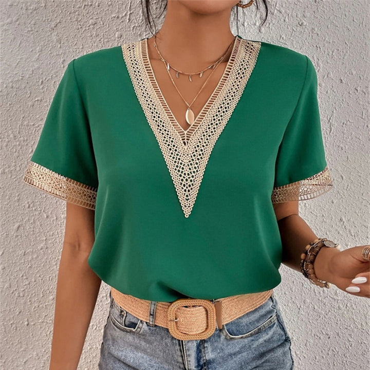 Molly - T-shirt Slim Fit da donna elegante e raffinata con pizzo delicato e affascinante scollatura a cuore
