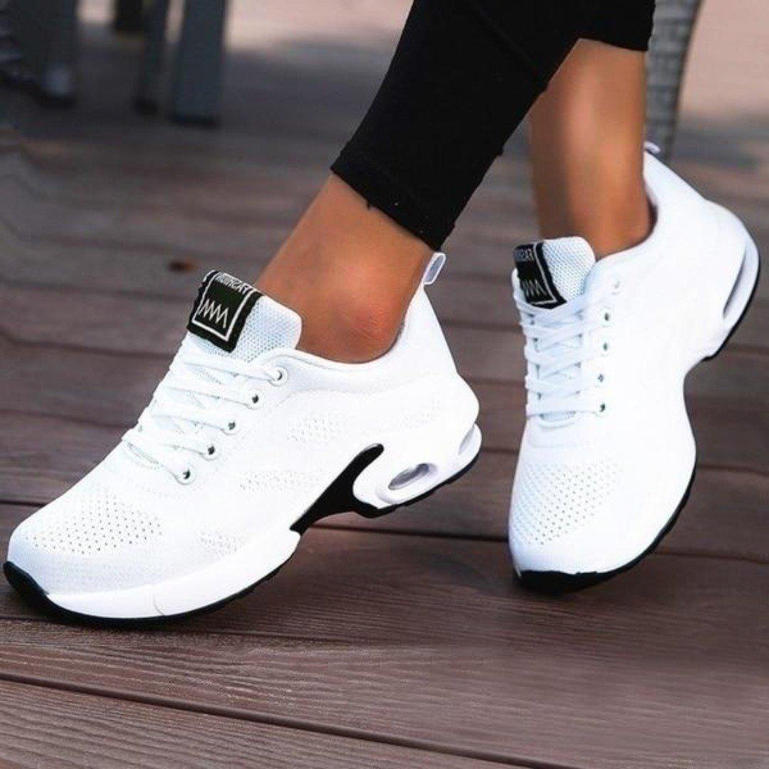 Scarpe da passeggio da donna - Leggere, confortevoli e con imbottitura