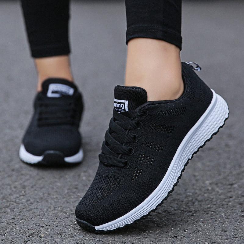 Scarpe da ginnastica casual da donna leggere e alla moda, traspiranti per un comfort che dura tutto il giorno.