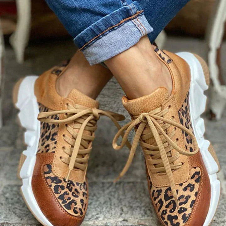 Tênis Feminino Confortável com Estampa Animal e Palmilha Macia