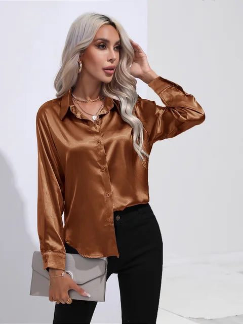 Elegante abito da donna a maniche lunghe dal taglio elegante
