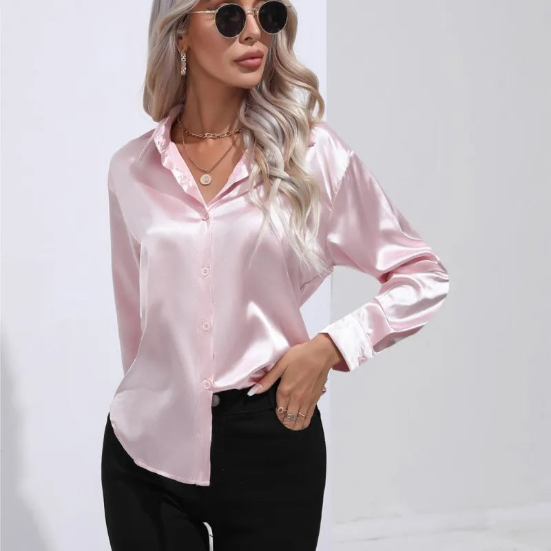 Elegante abito da donna a maniche lunghe dal taglio elegante