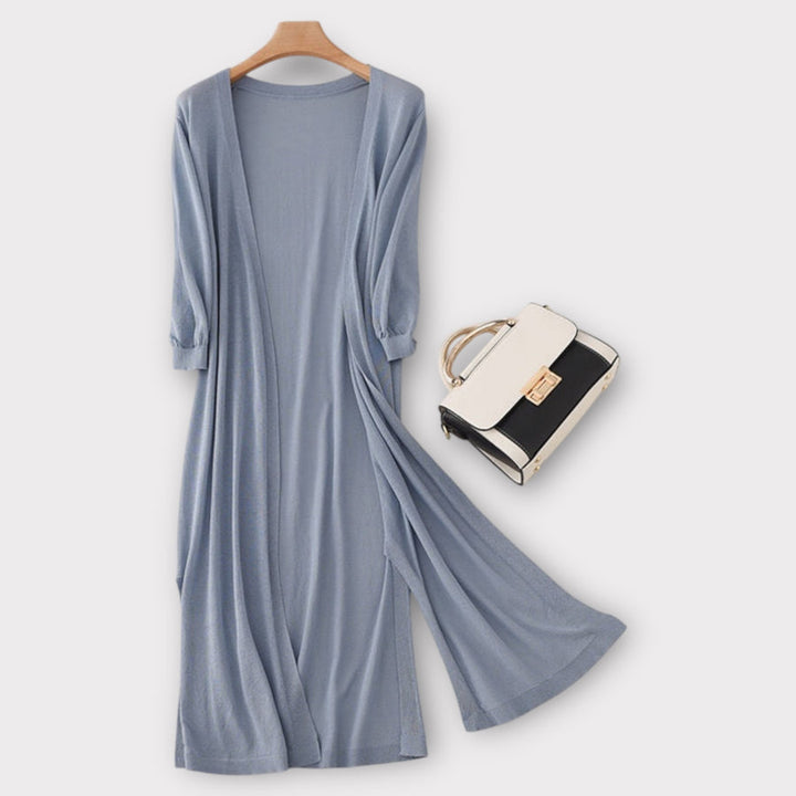 Silvaine - un cardigan estivo in maglia, arioso ed elegante, per il massimo del comfort e dell'eleganza.