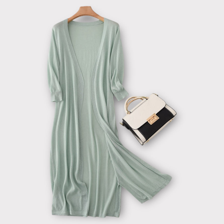 Silvaine - un cardigan estivo in maglia, arioso ed elegante, per il massimo del comfort e dell'eleganza.