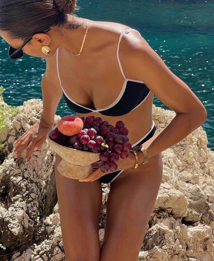 Elegante set di bikini da donna - costumi da bagno alla moda ed eleganti per un look da urlo in spiaggia
