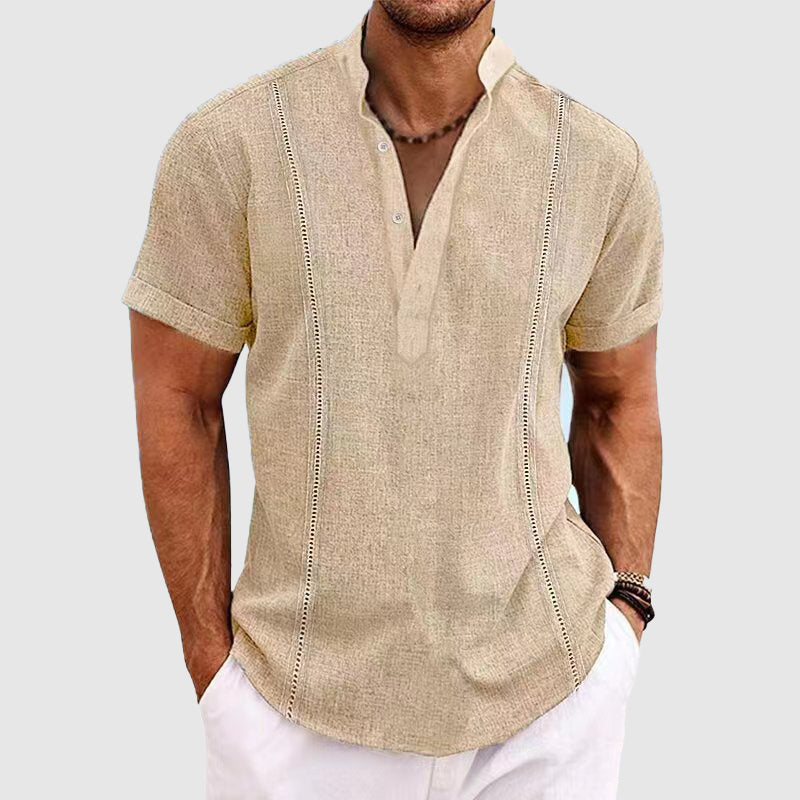 Camicia da uomo elegante a maniche corte, vestibilità ampia e tessuto arioso con elegante chiusura a bottoni