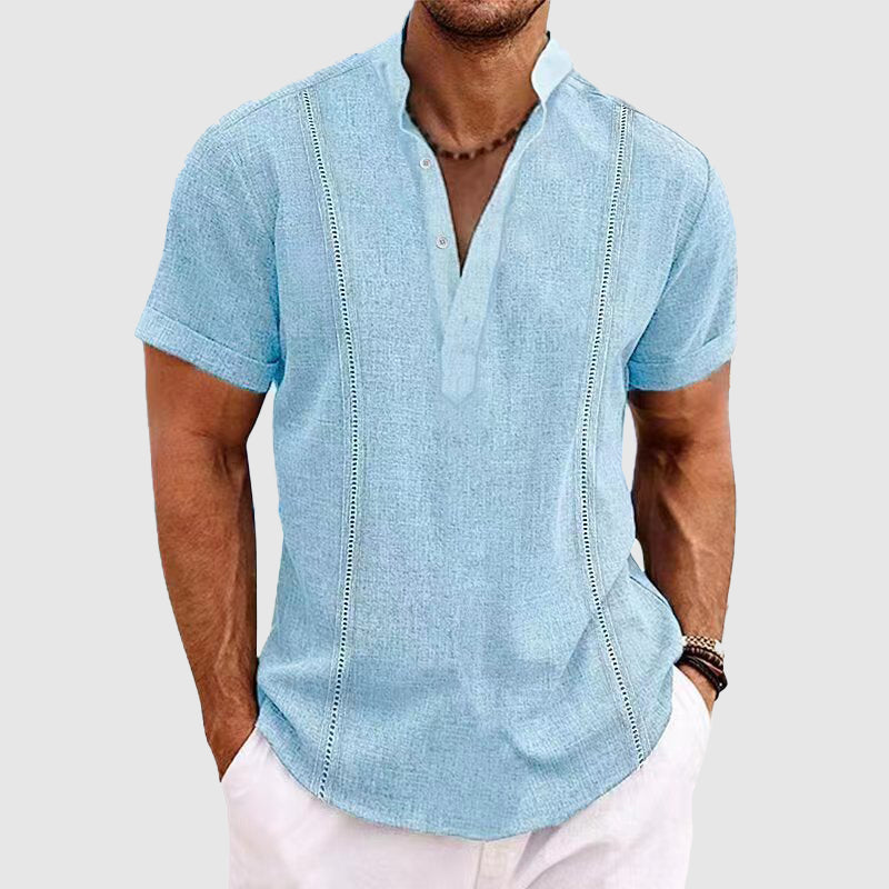 Camicia da uomo elegante a maniche corte, vestibilità ampia e tessuto arioso con elegante chiusura a bottoni