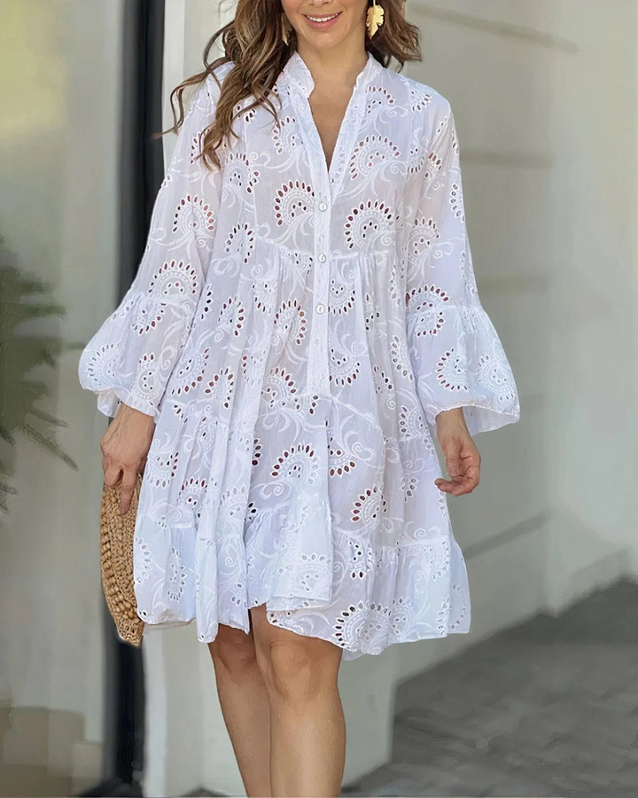 Stilvolles Damen A-Linien Kleid mit Rüschenakzenten, Lochstickerei, Glockenärmeln und V-Ausschnitt für einen lässigen und eleganten Look
