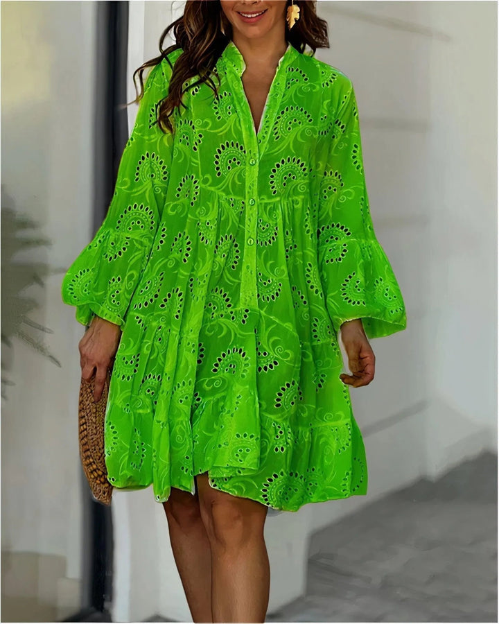 Stilvolles Damen A-Linien Kleid mit Rüschenakzenten, Lochstickerei, Glockenärmeln und V-Ausschnitt für einen lässigen und eleganten Look