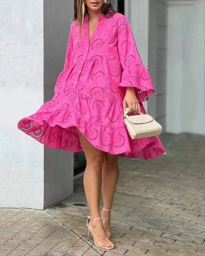 Stilvolles Damen A-Linien Kleid mit Rüschenakzenten, Lochstickerei, Glockenärmeln und V-Ausschnitt für einen lässigen und eleganten Look