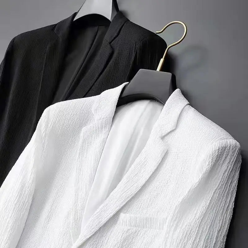 Giacca e pantaloni da uomo alla moda: un set elegante per ogni occasione