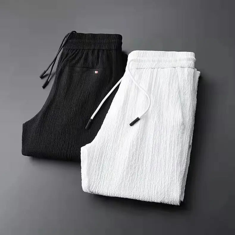 Giacca e pantaloni da uomo alla moda: un set elegante per ogni occasione