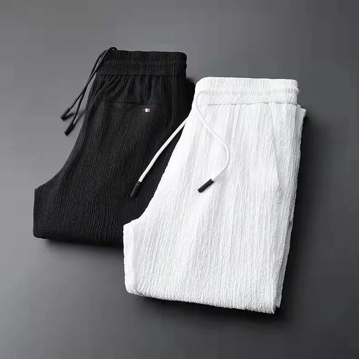 Giacca e pantaloni da uomo alla moda: un set elegante per ogni occasione