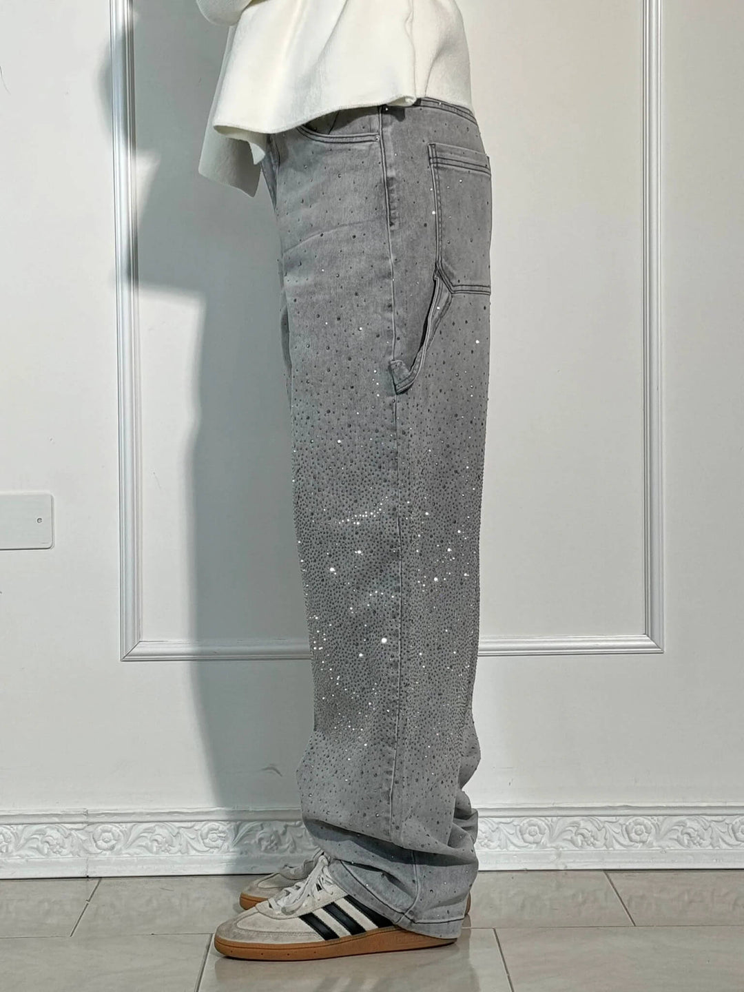 Jeans eleganti da donna a gamba larga con dettagli screziati - stile comodo e alla moda