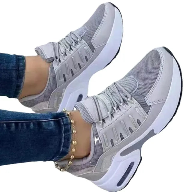 Sneakers da donna con lacci, leggere e ariose - calzature comode per tutti i giorni