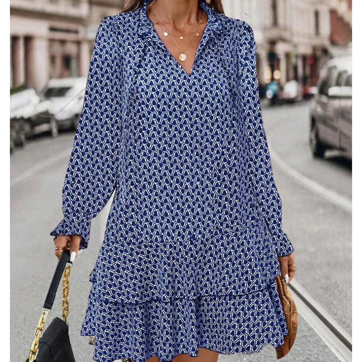 Accappatoio da donna unico nel suo genere con elegante scollo a balze - VCou, maniche lunghe, toppa alla moda e motivo di tendenza